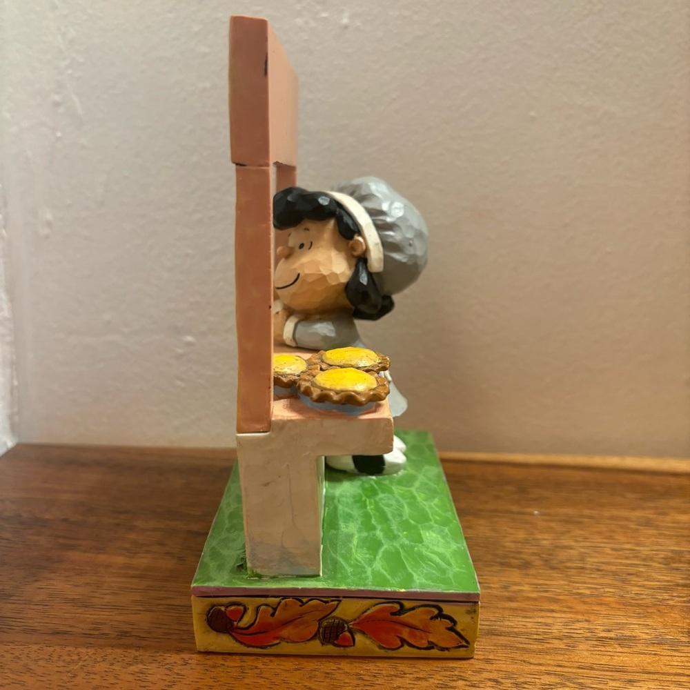 Jim Shore Peanuts Lucy Thanksgiving Figure - Picture 5 of 8